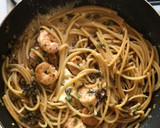 Foto del paso 3 de la receta: Pasta con langostinos 🍤 al ajillo 🧄
