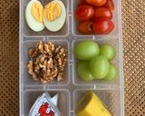 Hình bước làm 3 của món Hộp Ăn Vặt Cho Bé (Travel/Picnic Snack Box For Kids)