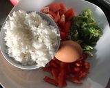 รูปขั้นตอนการทำที่ 1 ของ ข้าวผัดมะเขือเทศ (อาหารเด็ก)