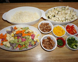 Foto del paso 1 de la receta: Corbatitas horneadas con berenjena, chorizos y queso mozzarella. JON STYLE