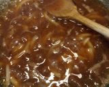 A picture of step 6 of Minced beef and veg pie with mash & onion gravy.