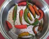 લીલા મરચા ની સૂકવણી (Lila Marcha Sukavani Recipe In Gujarati) રેસીપી સ્ટેપ1ફોટો