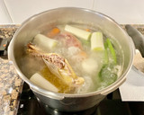 Foto del paso 3 de la receta: Caldo de gallina y pollo