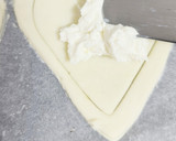 Foto del paso 2 de la receta: Hojaldres con fresas y queso crema