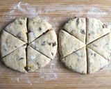 A picture of step 4 of Date Scones.
