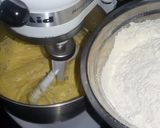 Foto langkah ke 4 dari resep Butter Cheddar Cheese Cake.
