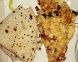 A picture of step 5 of Piyaz hari mirch ka Omelette.