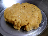 चटपटी मठरी (Chatpati mathri recipe in Hindi)