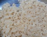 Foto langkah ke 2 dari resep Dadar Mie Favorit.