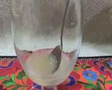 A picture of step 4 of Strawberry infused lemonade.