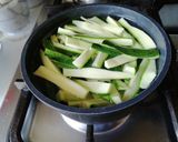 Foto del passaggio 4 della ricetta Insalata di pasta con salsa di stracciatella e pesto di mandorle