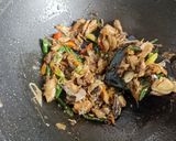 Foto langkah ke 3 dari resep Tumis Pindang Suwir Cabe Ijo.