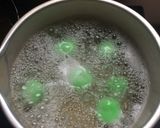 Foto langkah ke 5 dari resep Klepon Gula Merah & Tips agar gula merah pecah di mulut..😍😋😋.