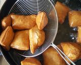 A picture of step 9 of Mini Cinnamom Mandaza.
