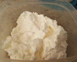 A picture of step 2 of Rum Chata Whipped Cream.
