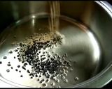 A picture of step 1 of Coconut rice.