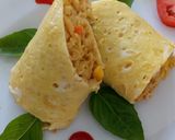 Foto langkah ke 9 dari resep Mie goreng sayuran dadar gulung.