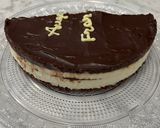 Foto del passaggio 7 della ricetta Cheesecake Kinder-Pinguì al cocco🥥🍫