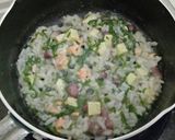 Foto langkah ke 3 dari resep MPASI 4* Bubur nasi salmon bayam (6 bulan).