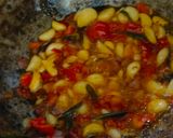 பூண்டு புளிக்குழம்பு (Poondu pulikulambu recipe in tamil) ரெசிபி ஸ்டேப் 2 புகைப்படம்