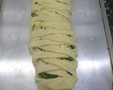 Foto del paso 5 de la receta: Trenza de espinaca y queso