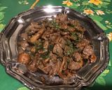 Une image de l'étape 13 de Bœuf aux girolles et persil.