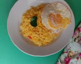 Foto langkah ke 4 dari resep Nasi goreng aromatik.