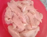Foto del paso 1 de la receta: Deditos de pollo con condimentos sorpresa acompañado con puré