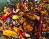Gambar langkah 5 resipi Ayam Kicap Kentang Terung.
