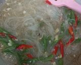 Foto langkah ke 5 dari resep Tumis Soun Buncis Gurih.