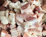 Hình bước làm 1 của món Ba rọi kho keo