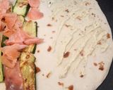 A picture of step 3 of Piadina zucchine e salmone.