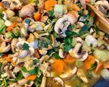 Une image de l'étape 4 de Curry Thaï au poulet et légumes.