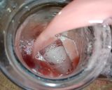 A picture of step 4 of Pulpy Falsa Juice.