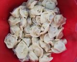 Pelmenyi (Orosz, hússal töltött tészta) recept fázis 4 fotója