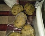 Foto langkah ke 5 dari resep Bola bola ubi kuning with bluberi chese.