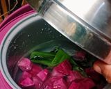Foto langkah ke 2 dari resep Kolak Ubi ungu Pisang Magiccom.