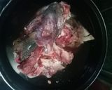 Foto langkah ke 1 dari resep Sup Daging Sayuran Simple.