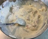 Une image de l'étape 7 de Poulet mariné aux carottes, champignons, épices et coriandre.