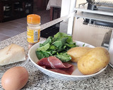 Foto del paso 1 de la receta: Croquetas de patata, espinacas y jamón serrano (con queso curado)