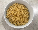 Foto del paso 2 de la receta: Macaroni Gratín ~Macaroni Gratinado con Salsa Blanca Estilo Japonés~