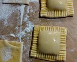 Foto del paso 4 de la receta: CUADRADOS🧇De Hojaldre, Rellenos con Crema🍦Pastelera...!🌺