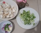 Foto langkah ke 1 dari resep Oseng Tempe Daun Kencur.