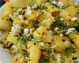 उकडलेल्या बटाट्याची  किंवा सोल्या बटाट्याची भाजी (ukadlelya batatchyachi bhaji recipe in marathi) रेसिपी स्टेप 10 फोटो 