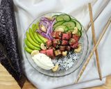 Foto del paso 7 de la receta: 🥑🍲 Poke bowl de kanikama y palta 🍲🥑 Ensalada fácil y rápida