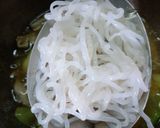 รูปขั้นตอนการทำที่ 4 ของ ราดหน้าหมูหมัก เส้นบุก คลีน