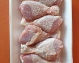 Foto del paso 2 de la receta: Muslitos de pollo guisados con setas