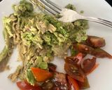 Foto del paso 1 de la receta Desayuno completo con tostada de aguacate y yogur con arándanos