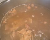 A picture of step 2 of Bamboo Shoot Soup with Chicken Feet and Pork Hock.