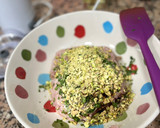 Foto del paso 4 de la receta: Bolitas de pollo con pistachos 🐣 🌰 🥜 🍀